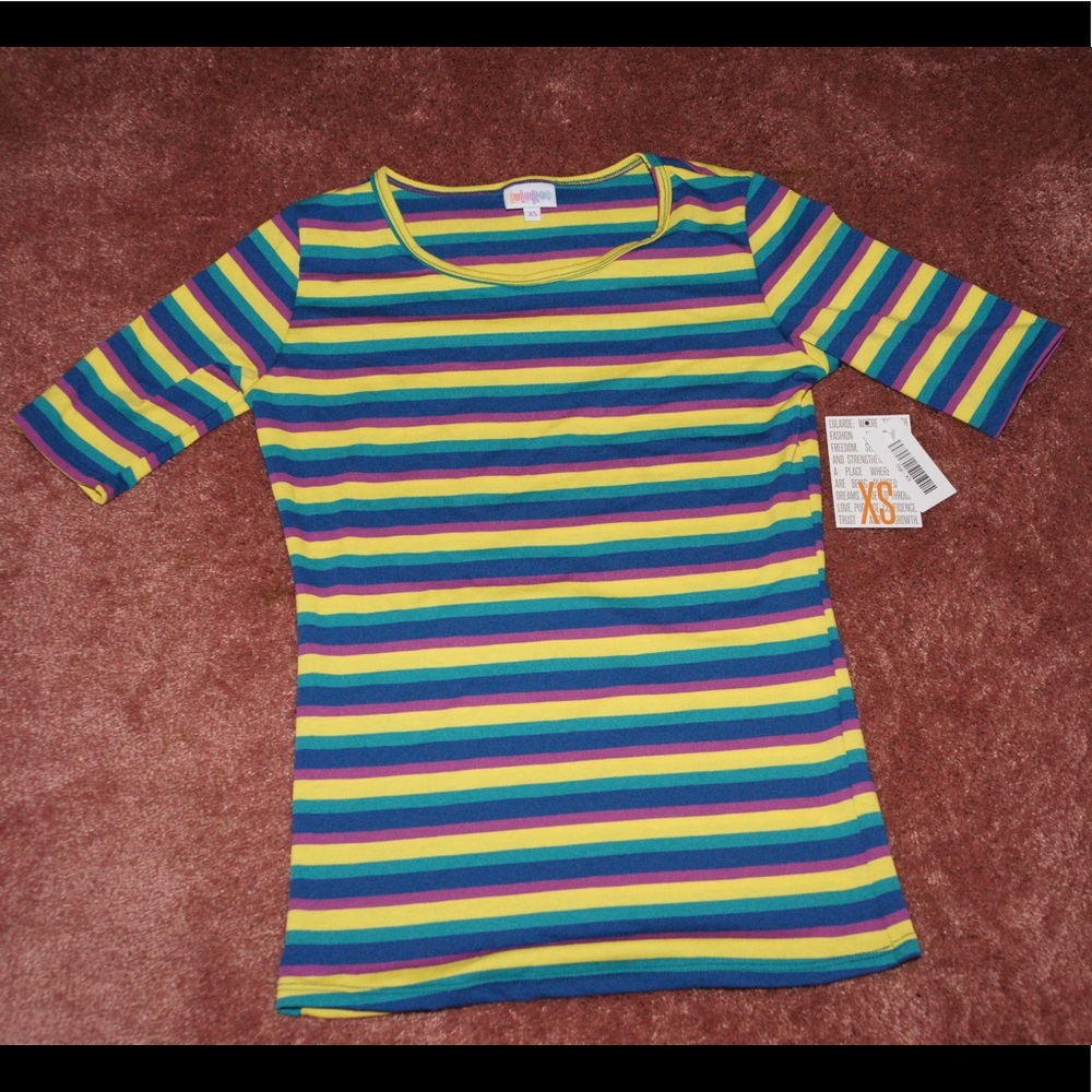 LuLaRoe XS 1/2 sleeve Gigi tee NWT